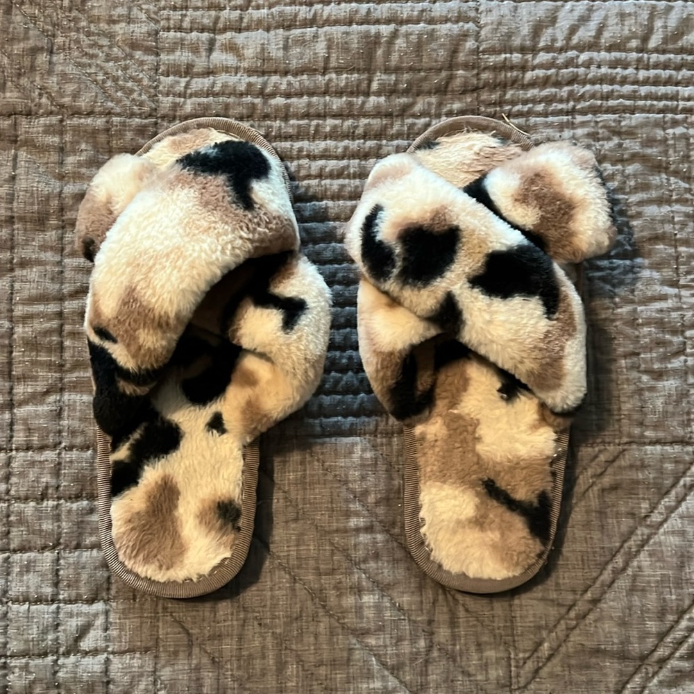 EUC Sandal style slippers. Hard sole.